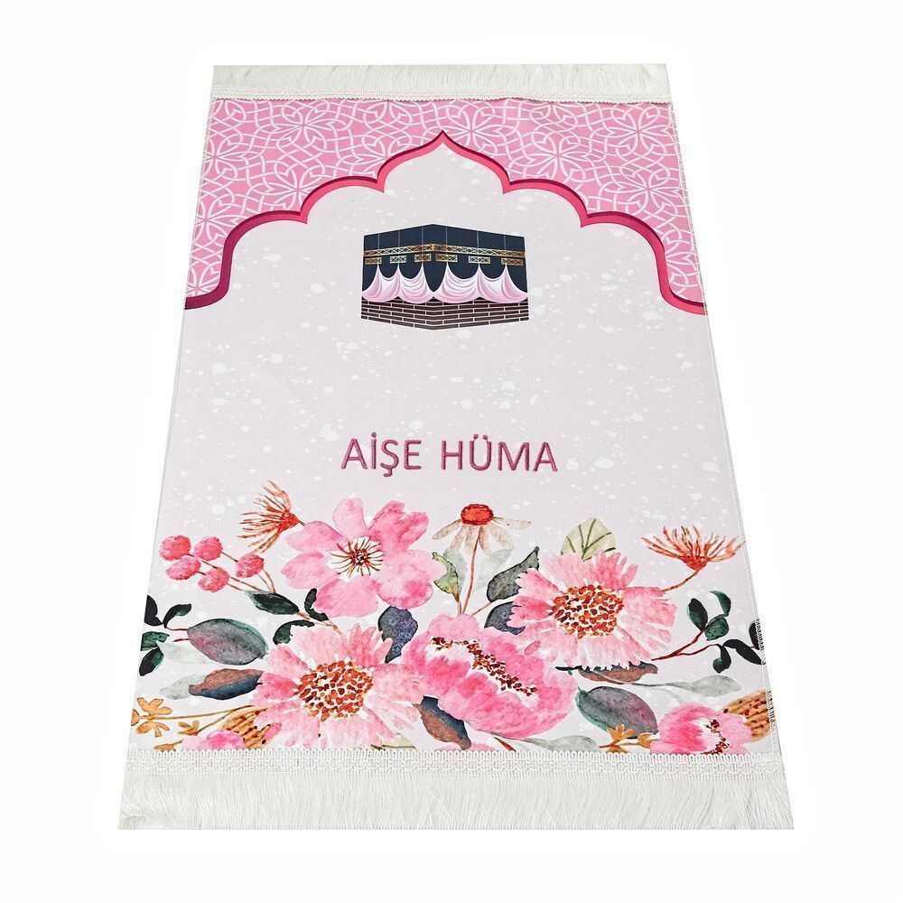 İsme Özel Namaz’a İlk Adım  Çocuk Seccadeli Kabe Desenli Pembe Renkli  Silindir Kutu & Kokulu Kalp İşlemeli Tesbih 45*82 cm