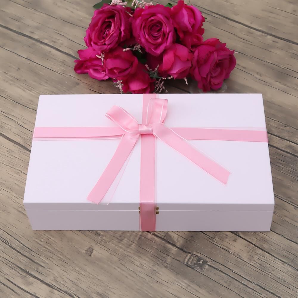 Hediyelik Kur’an-ı Kerim, Seccade, Şal, Takke, Zikirmatik, Kitap Ayracı, Tesbih, Ahşap Kutulu Set-Pembe