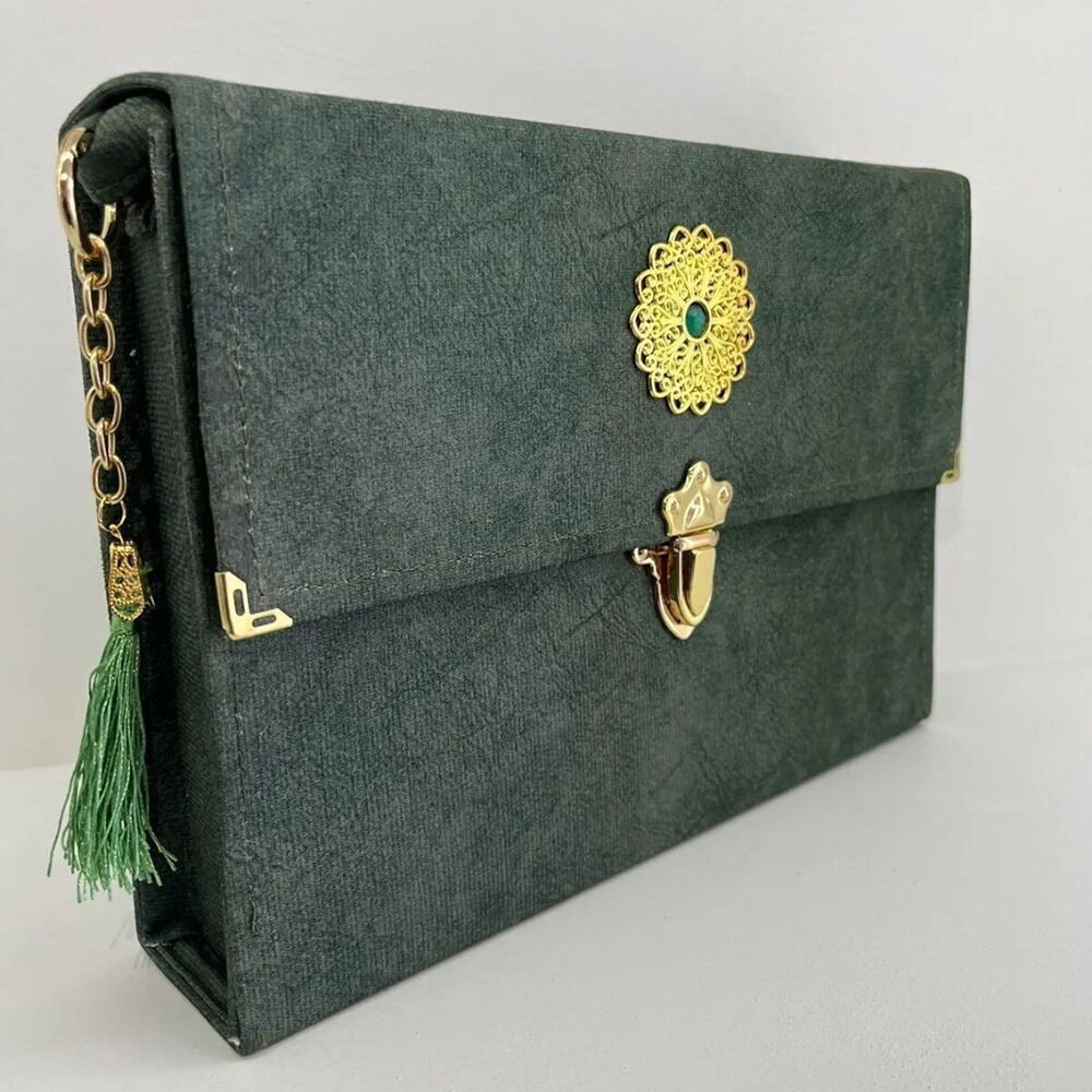 30 Cüz Nubuk Kaplama Özel Taşıma Çantalı Rahle Boy  Kuranı Kerim  Ağırlık  2.33 kg ,Çanta Boyutları 21 X 31 X 7 cm-Yeşil