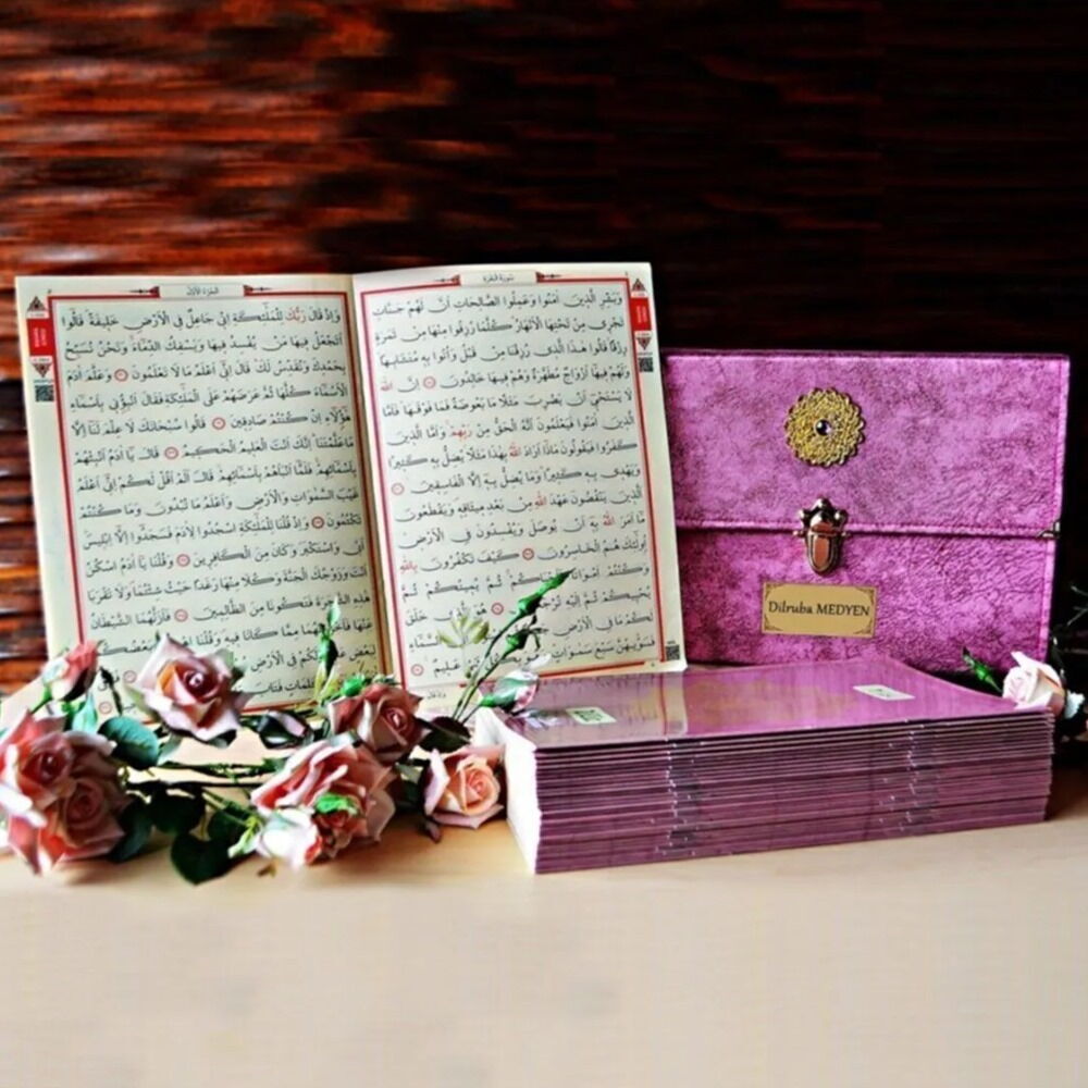 30 Cüz Nubuk Kaplama Özel Taşıma Çantalı Rahle Boy Kuranı Kerim -Lila  (Ağırlık : 2.33 kg Çanta Boyutları : 21 X 31 X 7 cm)