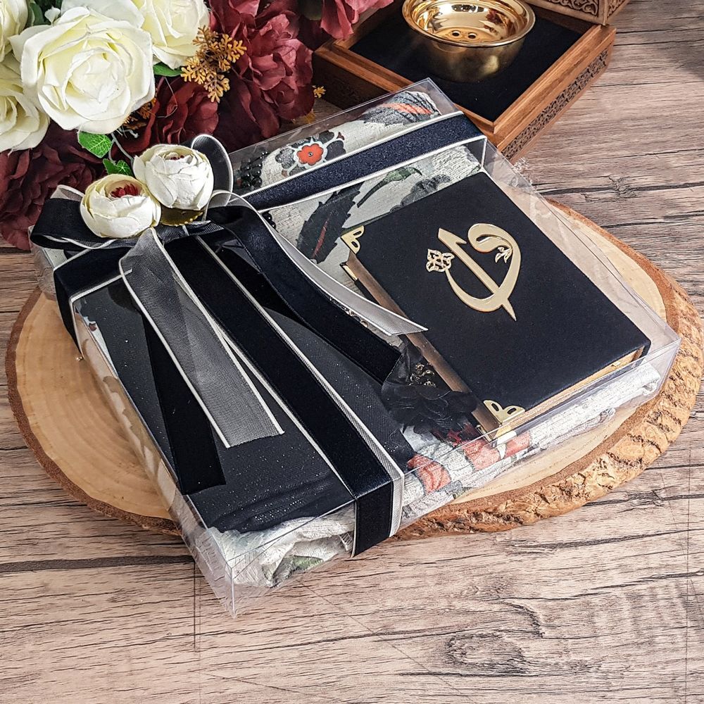Hediyelik Seccade, Kadife Kur’an-ı Kerim, İnci Tesbih, Şal, Süslemeli Asetat Kutulu (26×23) Set