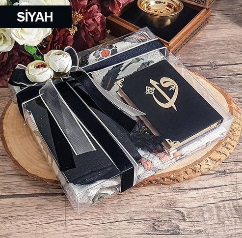 Hediyelik Seccade, Kadife Kur’an-ı Kerim, İnci Tesbih, Şal, Süslemeli Asetat Kutulu (26×23) Set-M338-si̇yah