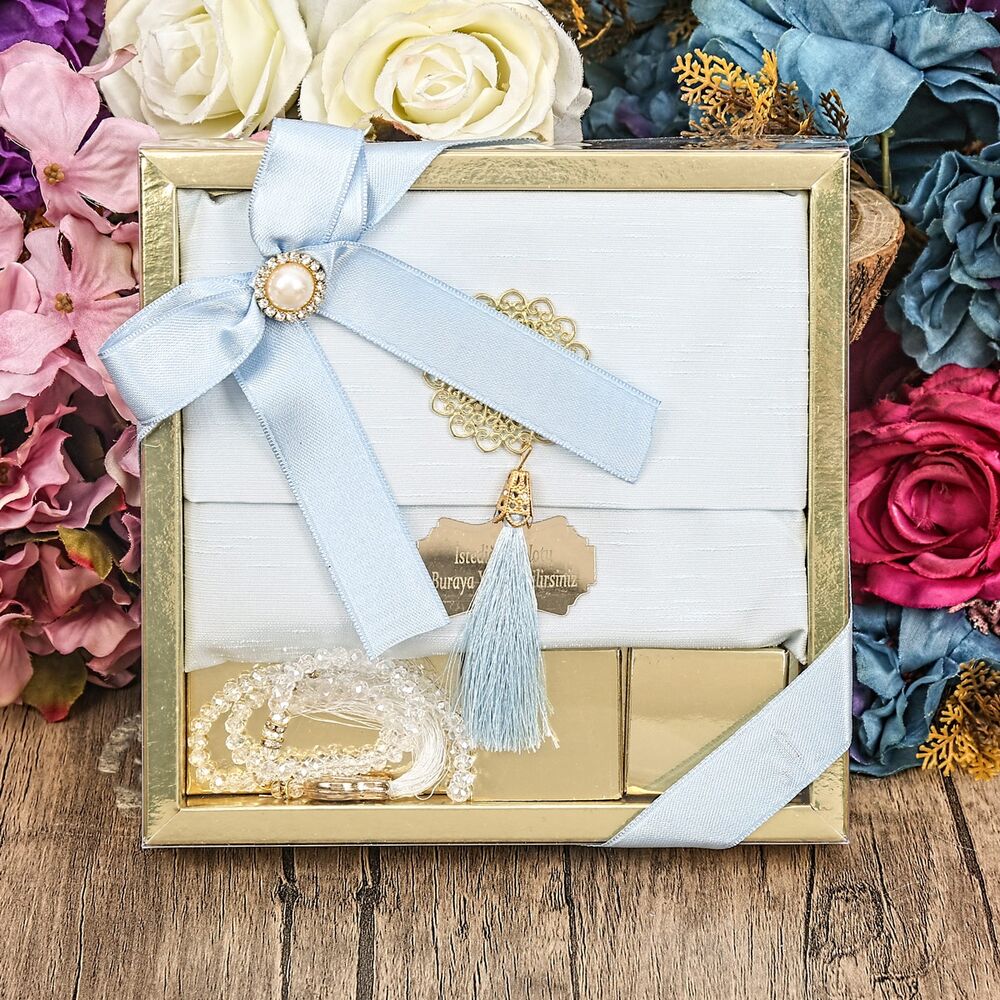 Hediyelik Şantuk Kese Yasin, Madlen Çikolata, İnci Tesbihli Gold Kutulu Set Bebek Mavisi