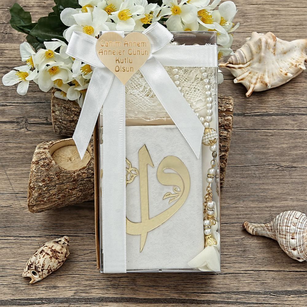 Hediyelik Oyalı Şal, Kadife Kur’an-ı Kerim, İnci Tesbih, Pleksi, Kraft Asetat Kutulu (20×10) Set