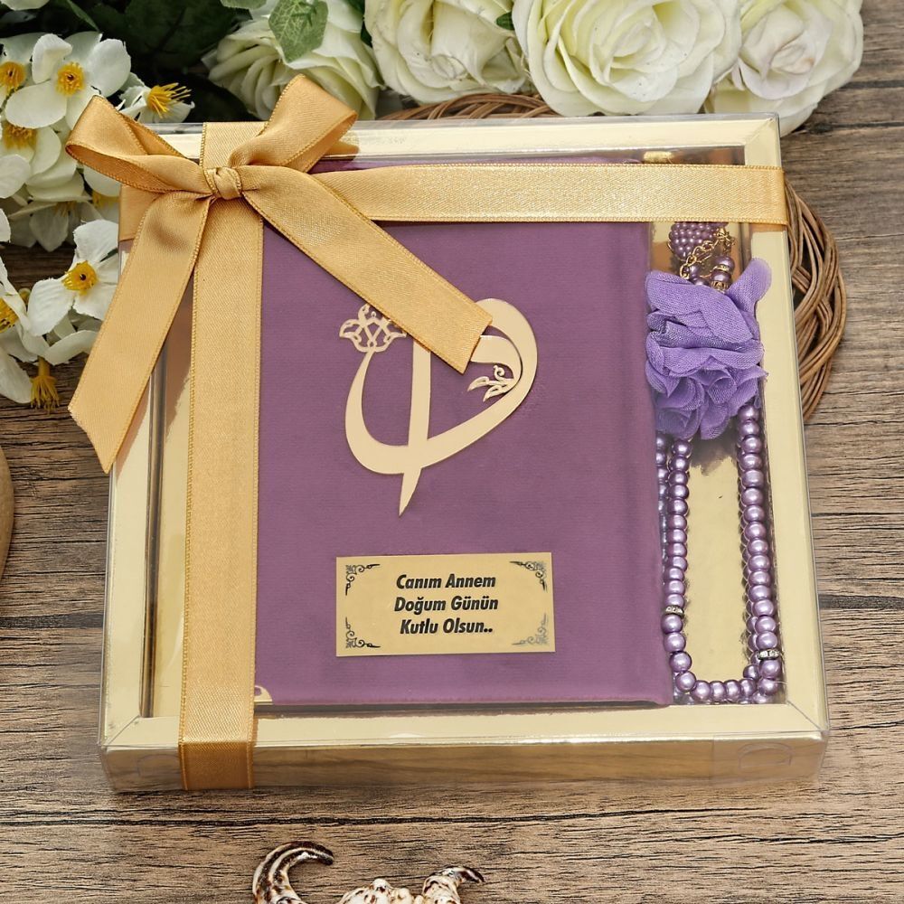 Hediyelik Kadife Kur’an-ı Kerim, İnci Tesbih, Gold Asetat Kutulu (20×20) Dini Set
