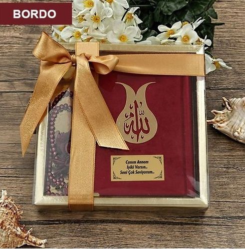 Hediyelik Kadife Kur’an-ı Kerim, İnci Tesbih, Gold Asetat Kutulu (20×20) Dini Set-M676-bordo