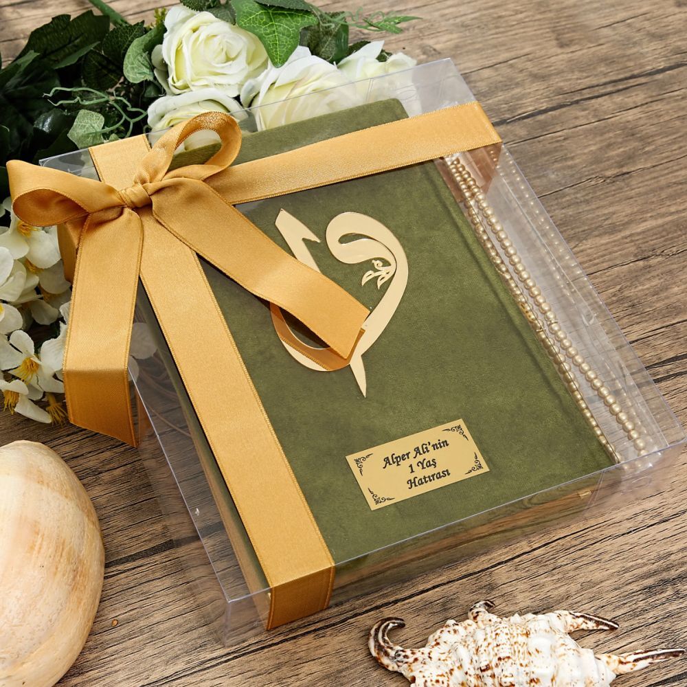 Hediyelik Kadife Kaplı Kur’an-ı Kerim (Orta Boy 16×24), Tesbih, Asetat Kutulu (25×18) Set Yeşil