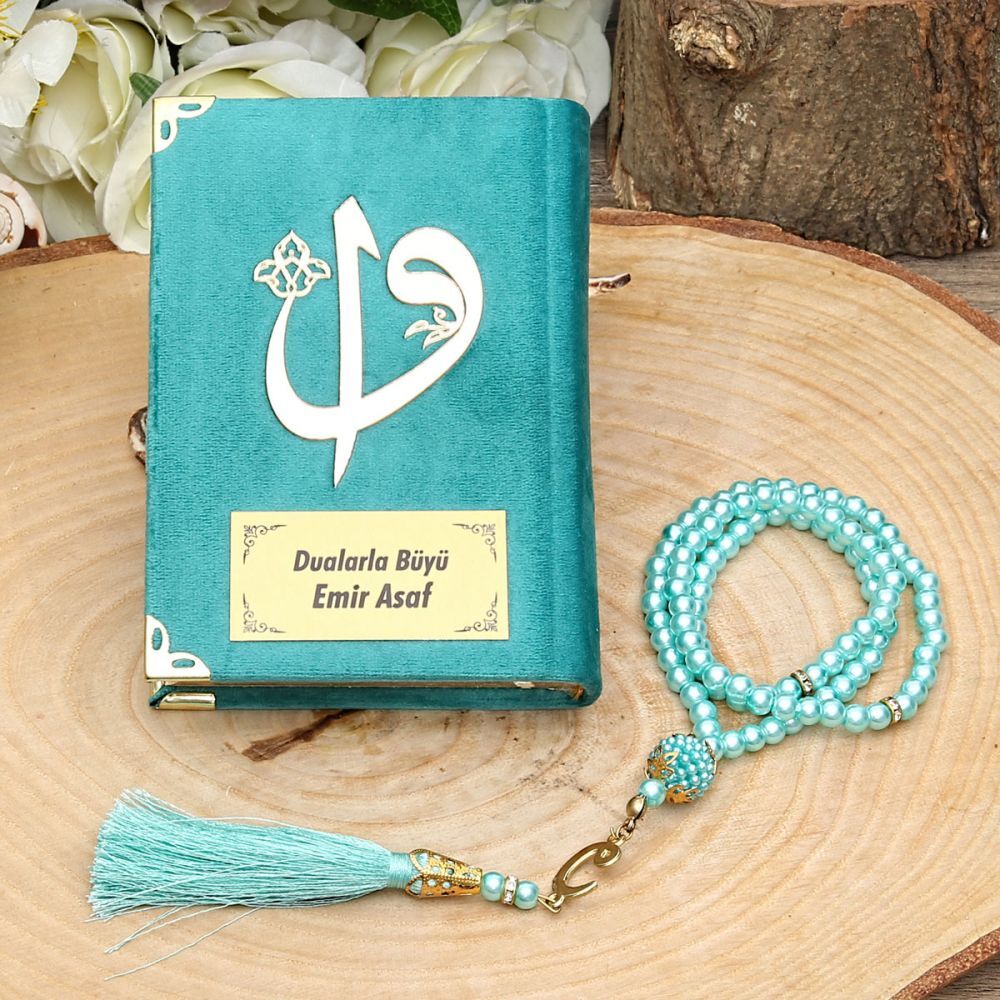 Kadife Kaplı Kur’an-ı Kerim (Çanta Boy) Pleksili, İnci Tesbih, Asetat Kutulu (17×15) Mevlid Paketi-Turkuaz