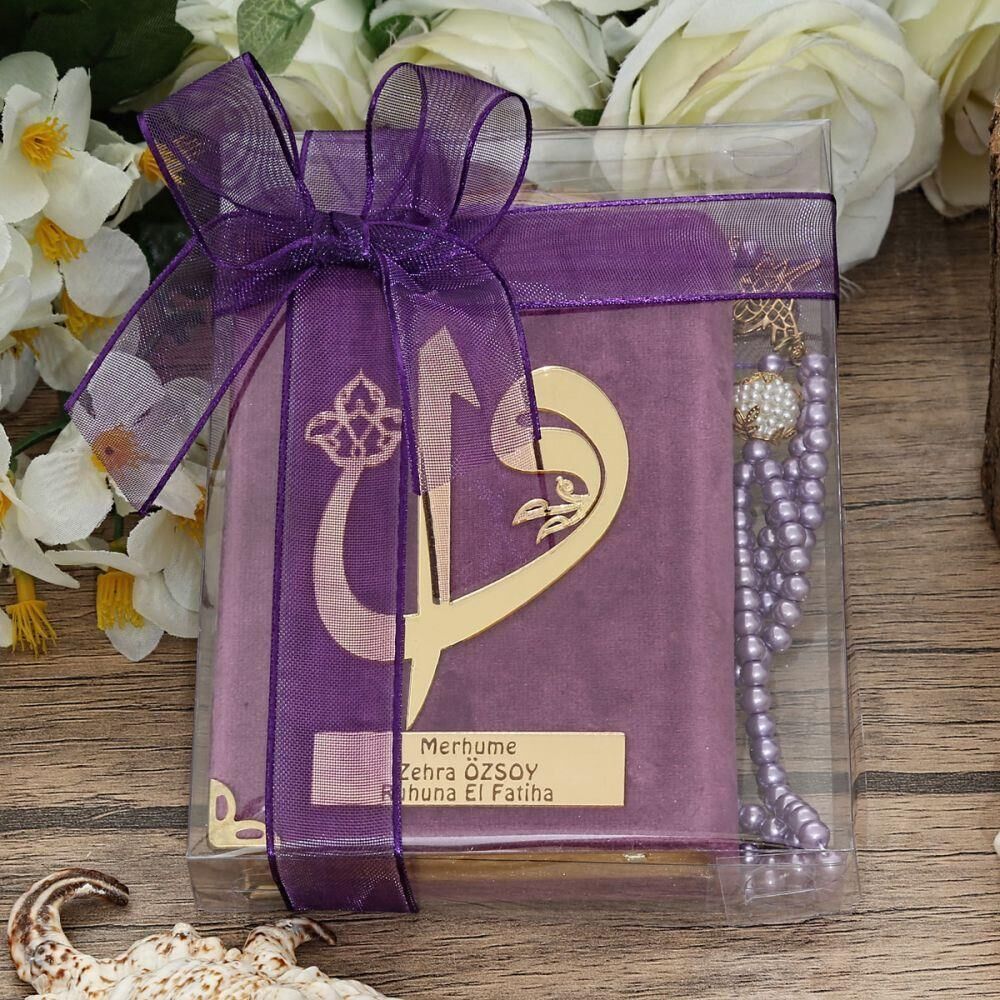 Hediyelik Kadife Kur’an-ı Kerim, İnci Tesbih, Asetat Kutulu (17×15) Set ( Renk Seçenekli )-M694-li̇la
