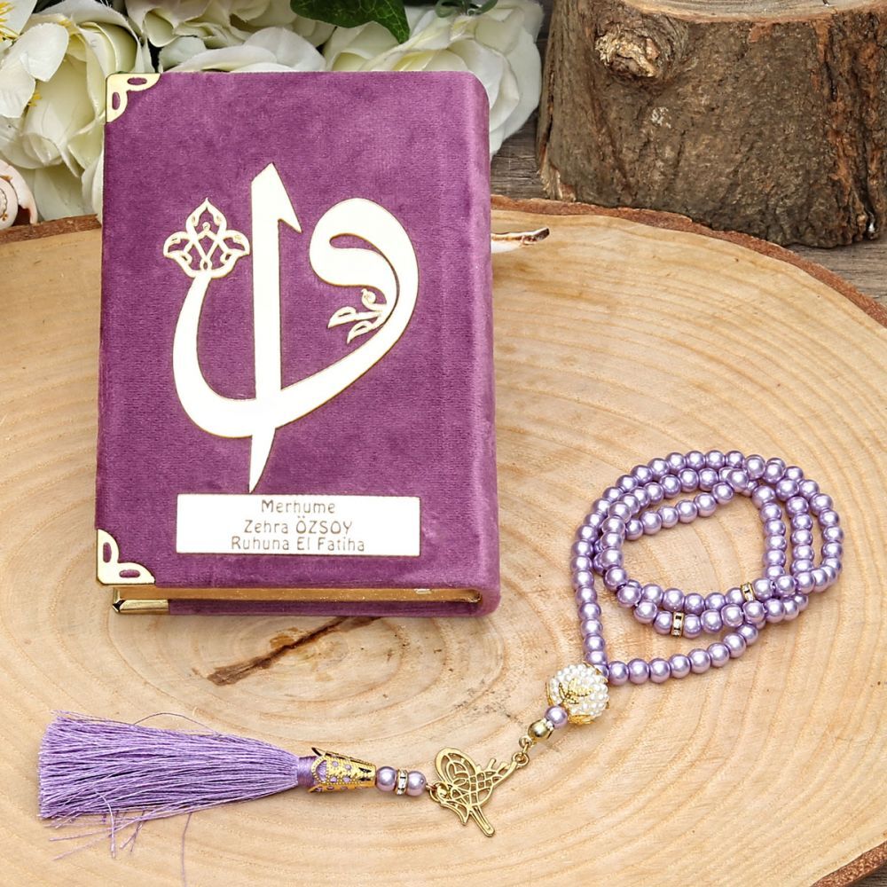 Hediyelik Kadife Kur’an-ı Kerim, İnci Tesbih, Asetat Kutulu (17×15) Set