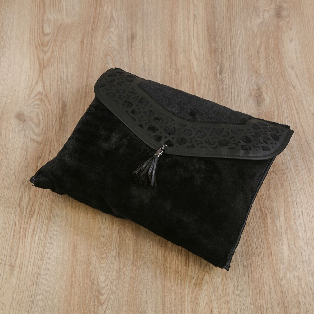 Lüks Çantalı Kaymaz Deri Tabanlı Soft Yumuşak Peluş Seccade Siyah (Seccade 72*228 cm, Çanta 39*44 cm)