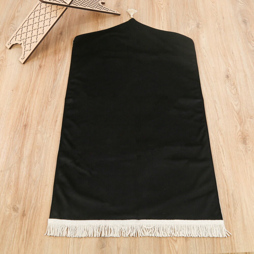 Huzur Serisi Lüks Biyeli Astarlı Kadife Seccade - Siyah (67*130 cm)