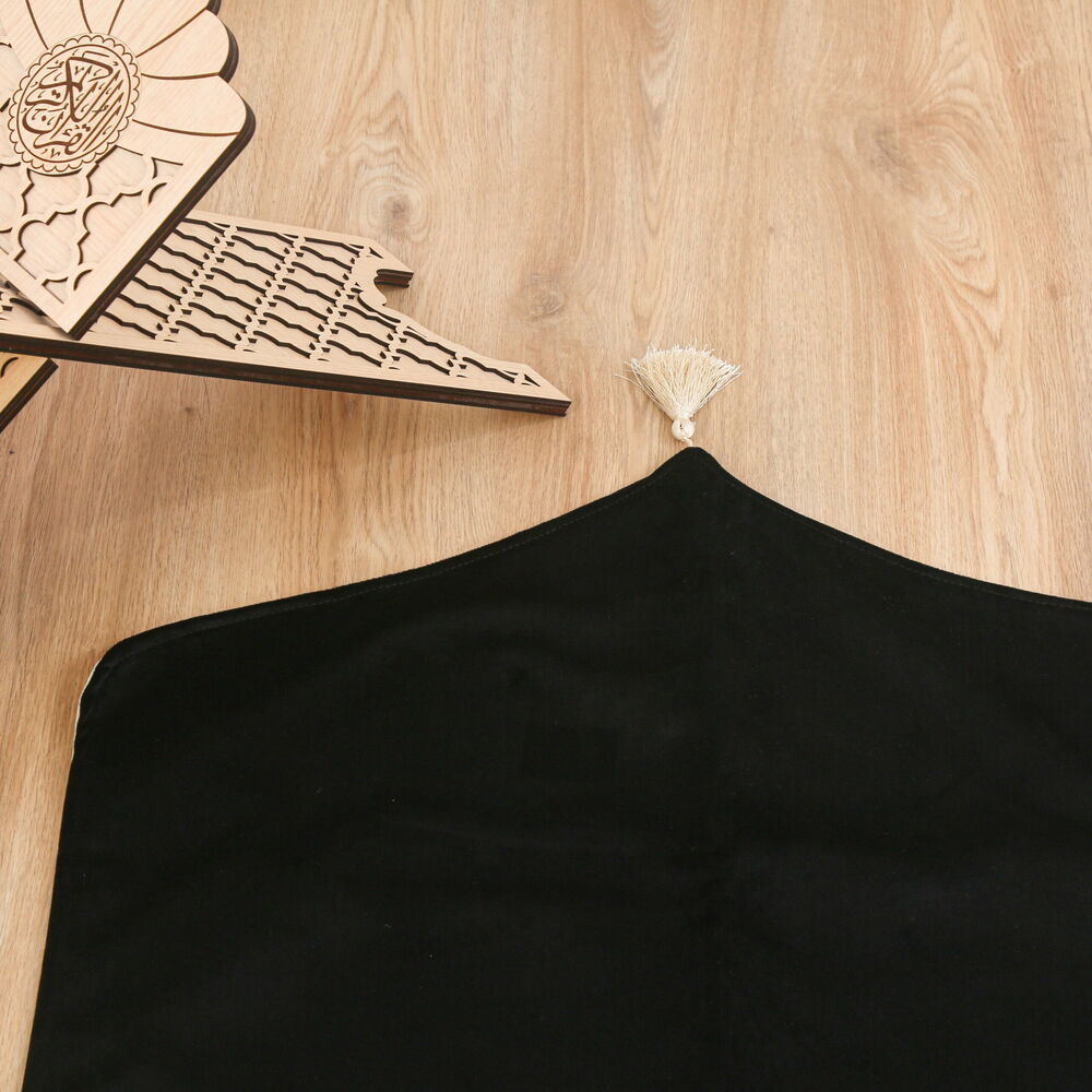 Huzur Serisi Lüks Biyeli Astarlı Kadife Seccade - Siyah (67*130 cm)