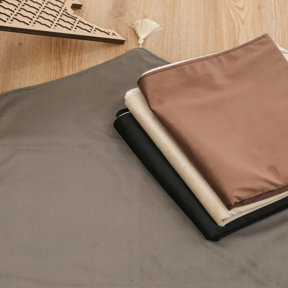 Huzur Serisi Lüks Biyeli Astarlı Kadife Seccade - Siyah (67*130 cm)