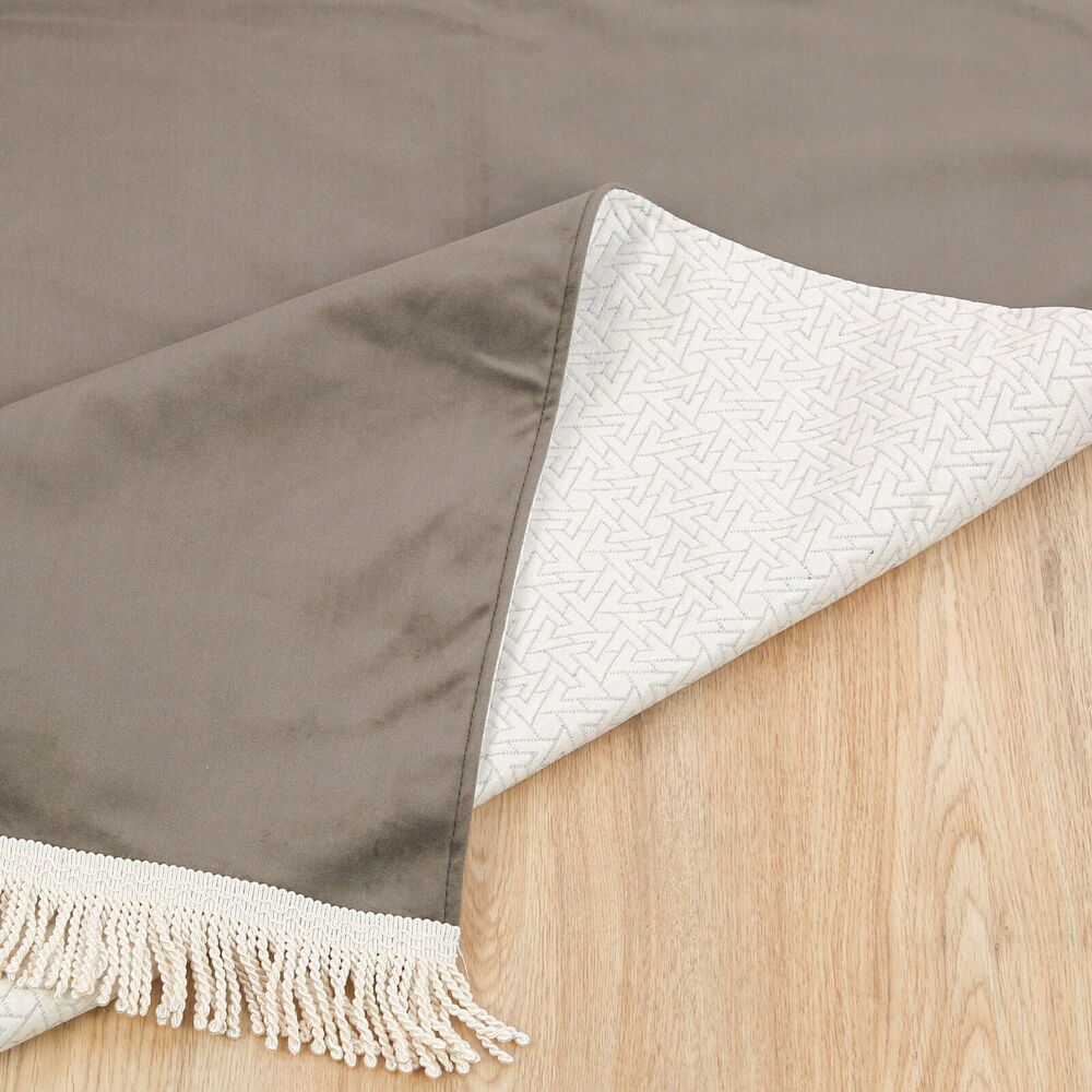 Huzur Serisi Lüks Biyeli Astarlı Kadife Seccade - Füme (67*130 cm)