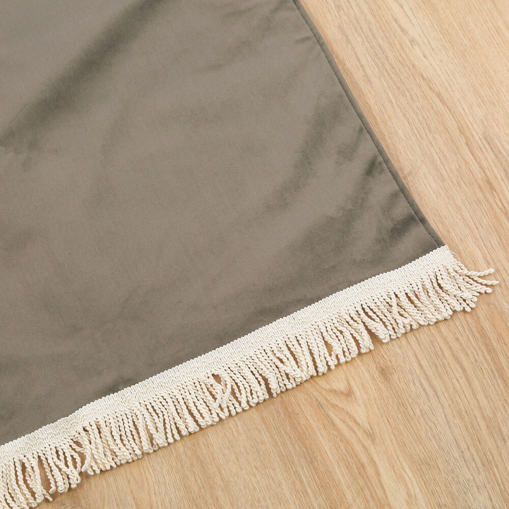 Huzur Serisi Lüks Biyeli Astarlı Kadife Seccade - Füme (67*130 cm)