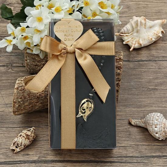 Hediyelik Mevlüt Şalı, İnci Tesbih, Kalp Pleksili, Kraft Asetat Kutulu (20×10) Set-Siyah