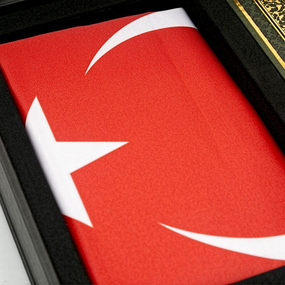 Şehit Ailesi-Türk Bayrağı- Kuran Kerim - (Fiyat Teklifi İsteyiniz.)